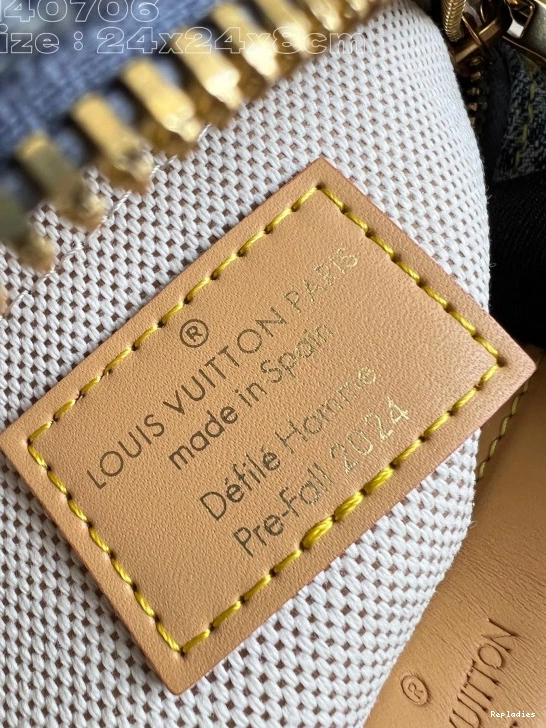 Rep ladies VUITTON Messenger-24*24*8CM Chess LOUIS 0711